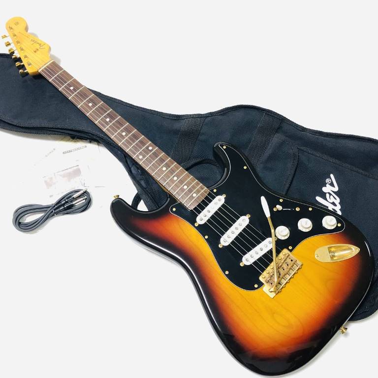 FENDER JAPAN ST 62-105 DMCストラトキャスター　 vanzandtピックアップ、スチールトレモロブロックに交換済み Fender Japan 1993-1994年製 ST-62 Stratocaster フジゲン製造期 USED